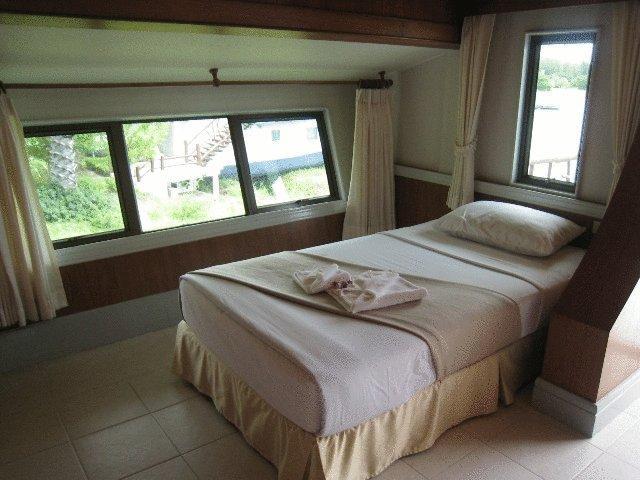 Blue Sapphire Golf And Resort Kanchanaburi Room photo